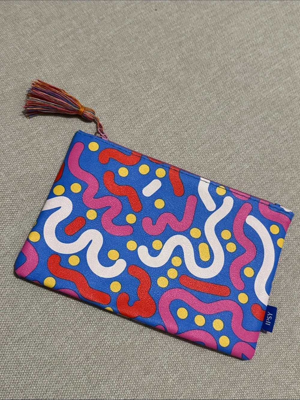 Ipsy MakeUp Bag-Gently Used-1990’s Retro Vibes Print-String Tassel-Pink/Blue